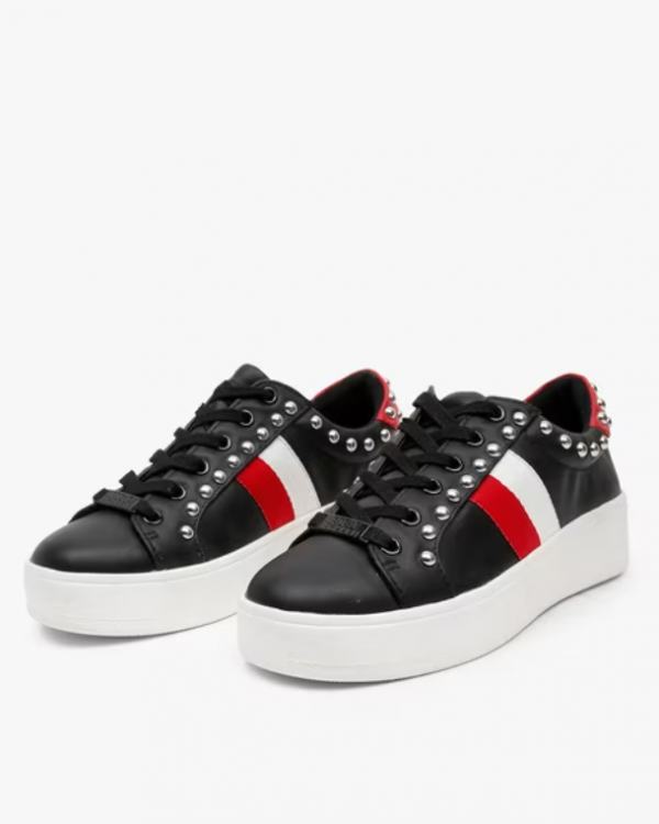 Sepatu Sneaker dengan Aksen Logam